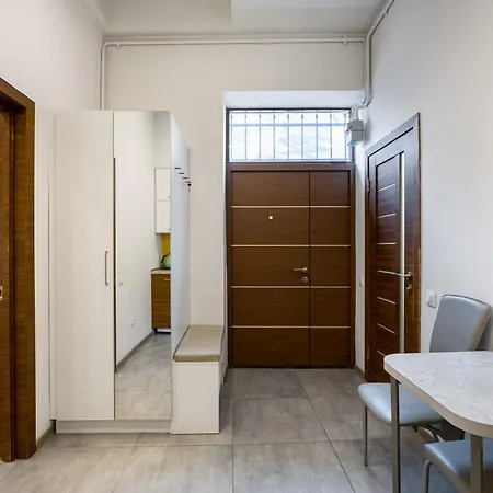 на площі ринок 12 Apartment *